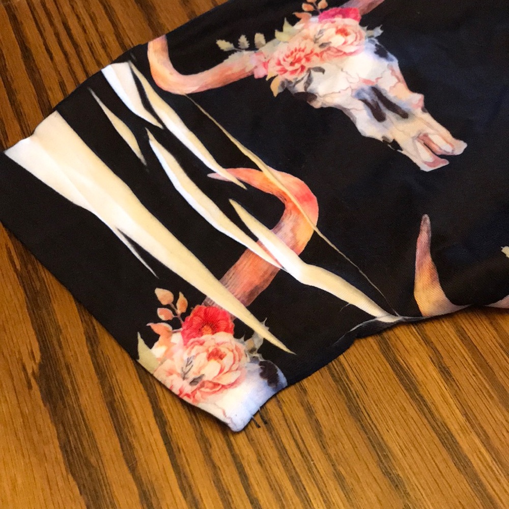 Bullhead Keyhold Tee - Picture 3 of 3